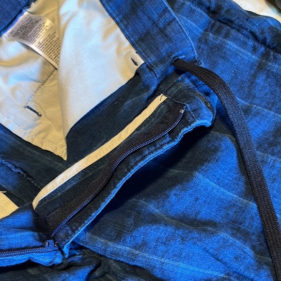 Banana Republic Linen Shorts - Picture 5 of 9